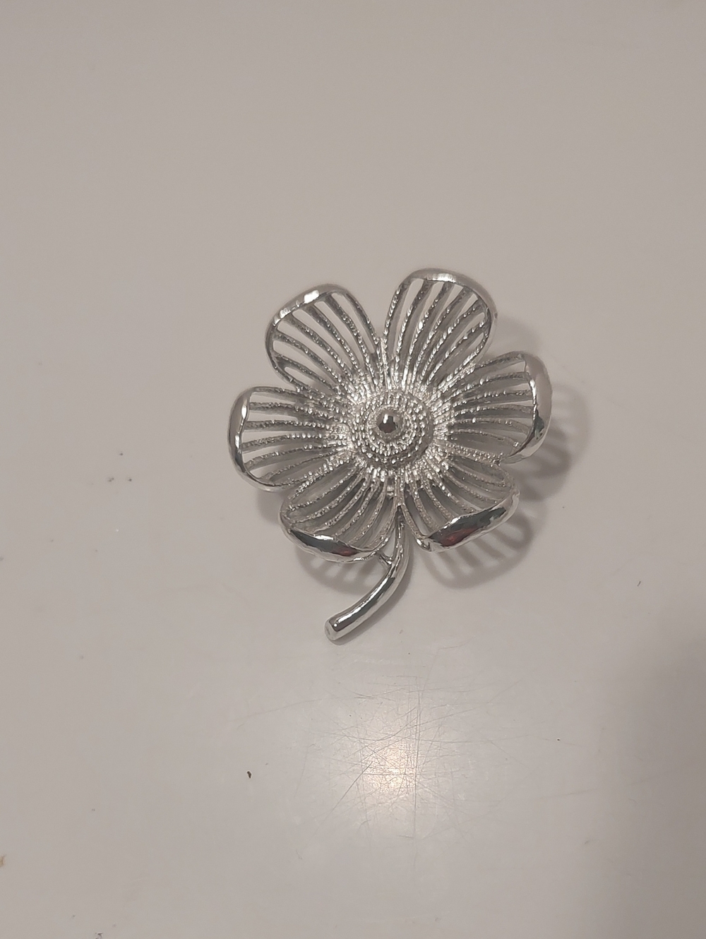 Vintage Silver Tone Open Wire Dogwood Floral Brooch Pin